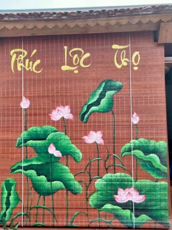Mành tre vẽ sen và chữ Phúc Lộc Thọ